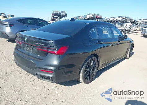 2021 BMW M760I xDrive z USA, uszkodzony, nr VIN WBA7U6C05MCE58977